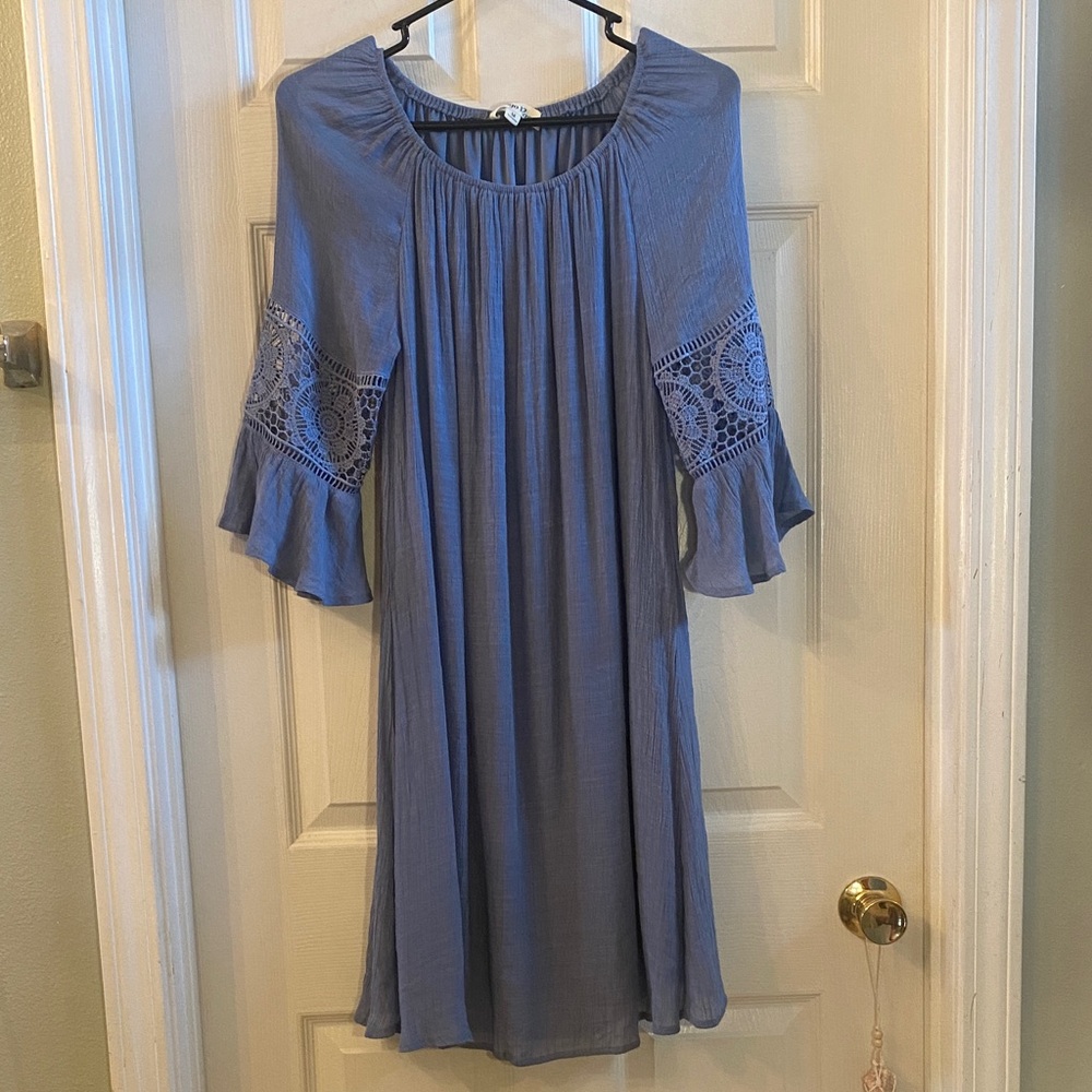 INDIGO ROSE Chic Light Blue Dress with Crochet Sleeves - Picture 3 of 14